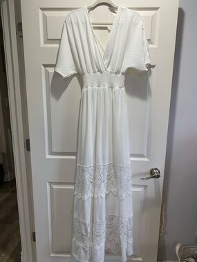 Elegant White Lace-Trim Maxi Dress with Smocked Waist